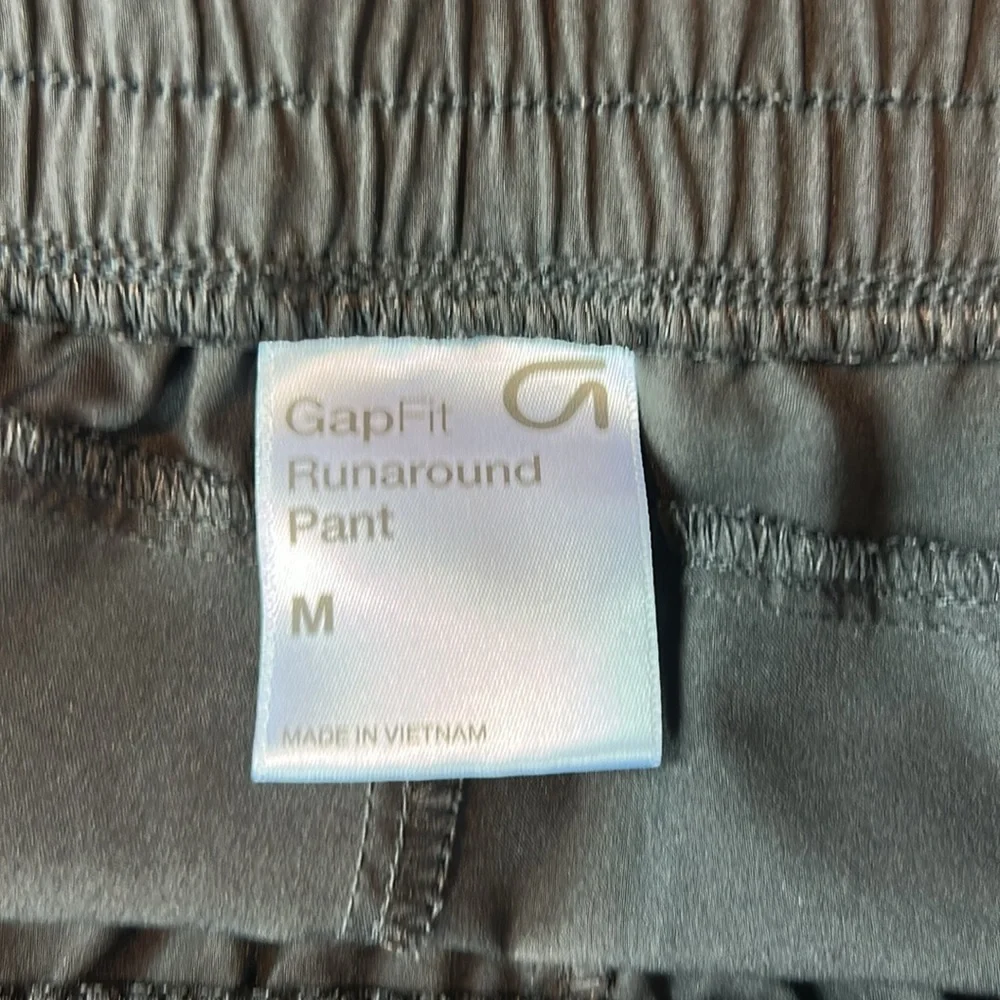 GAP Black Runaround Pants - Picture 2 of 2